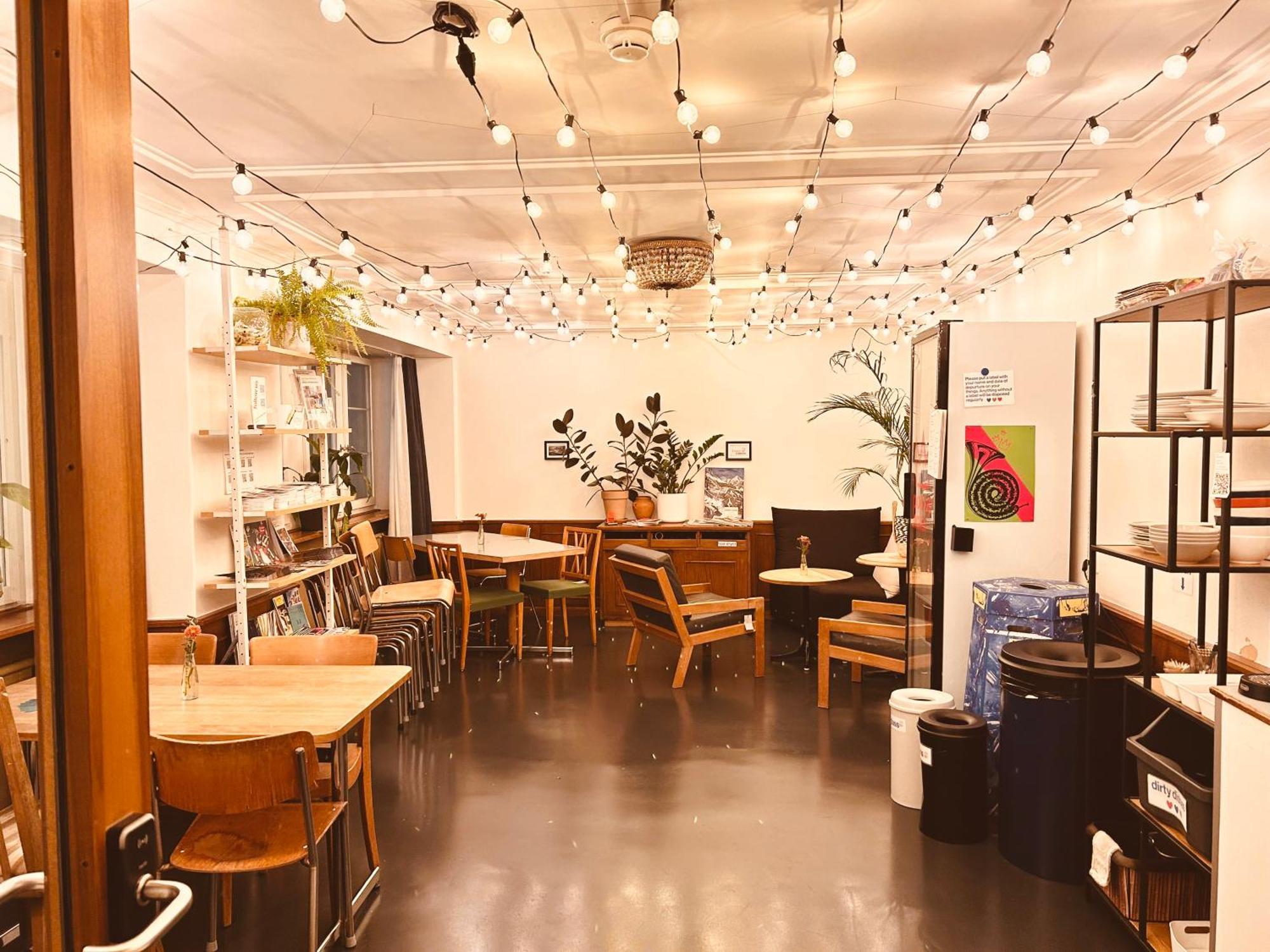 Pop Up Krone Otel 2*